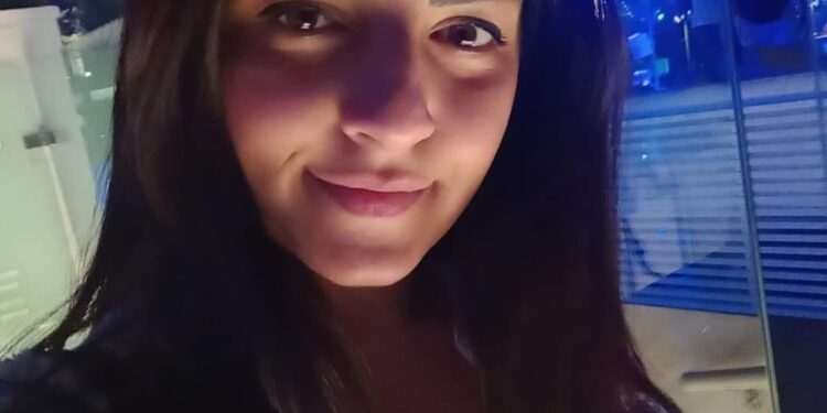 تحوّلتُ دونَ شعورٍ إلى عنكبوتْ