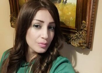 ولقلبي ديوانٌ يفرّخُ طوفانا