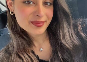 أحبكَ . صوتك خمر ووطن