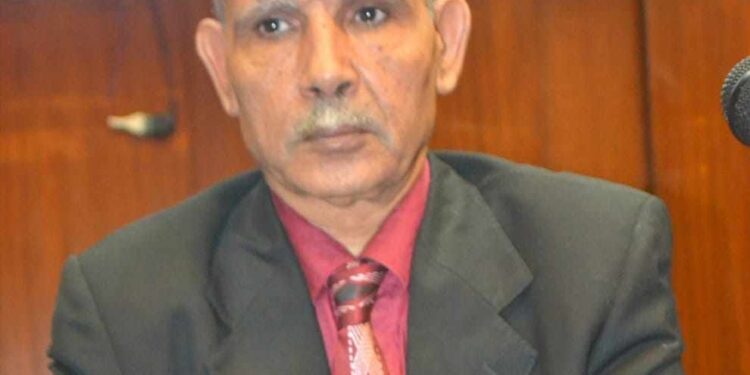 الكون هيام إلا هنا …