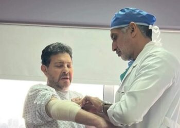 هاني شاكر يخضع لإجراء جراحة في ذراعه