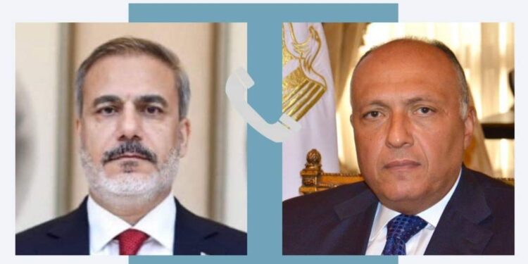 وزير الخارجية سامح شكري يتلقى اتصالاً هاتفياً من وزير الخارجية التركي