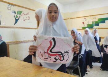 لقاءات متنوعة بقوافل أسيوط الثقافية لاكتشاف المواهب الأدبية بالمدارس 