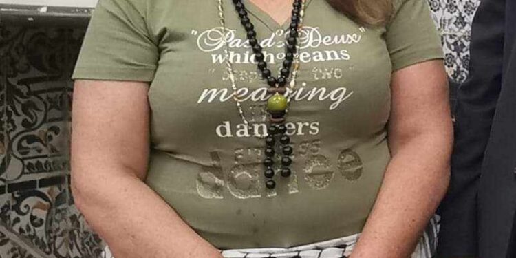 بعد تصنّع للغباء