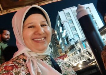 قراءة فنية للدكتورة آمال بوحرب في قصيدة الشاعرة التونسية مسعودة القاسمي : “عابرون ” (طريق الحياة ) “