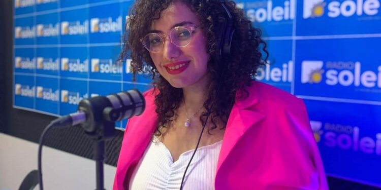 الآن أشعر بأني عارية