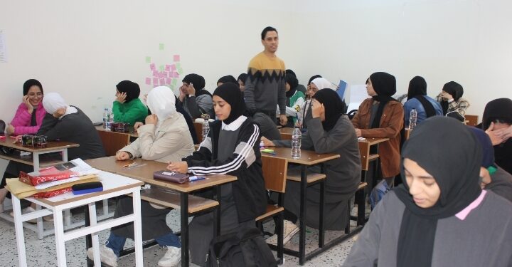 مدرسة المداد التعليمية تواصل امتحانات لطالبات الشهادة الثانوية