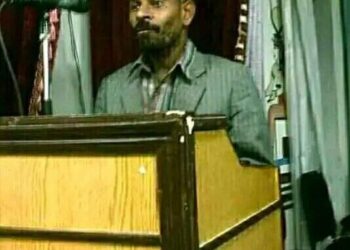 دقى الباب …