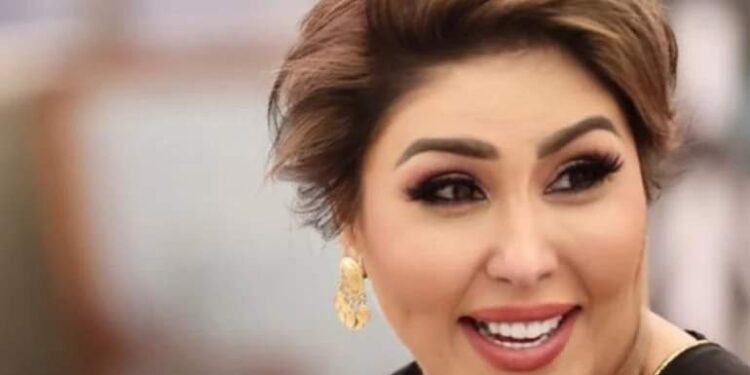 سعودي يعرض الزواج على فجر السعيد في المطار …