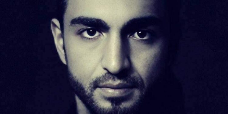 بأجسادٍ لها لونُ الضياءِ …