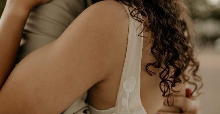 يا من أزاحم فيك أشواقي …