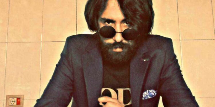 لغةُ العيون بليغةٌ وبسردها …