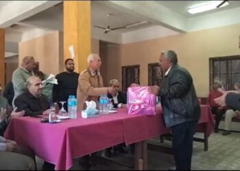 المراجعة الداخلية بسكر ارمنت تكرم طلب لبلوغه سن التقاعد .