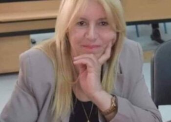 النبيذ لا يسكر الندامى