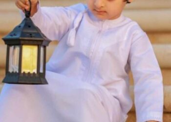 قد عاد بالفانوس