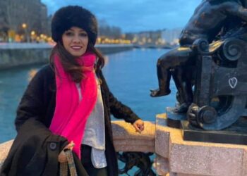 مقصلةٌ تلعب القمار