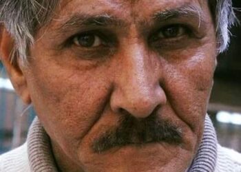 في وطن منهوب وحزين