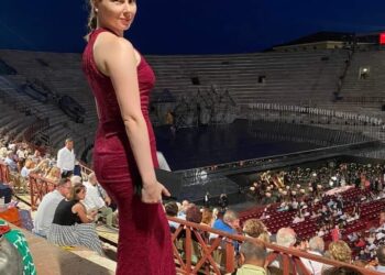 أيقونة الجمال أنا