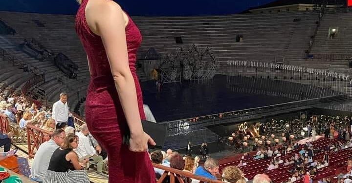 أيقونة الجمال أنا