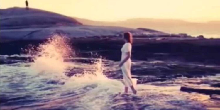 للبحرِ في عينيهِ