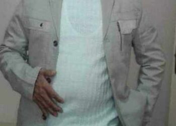 صليت في عينيه