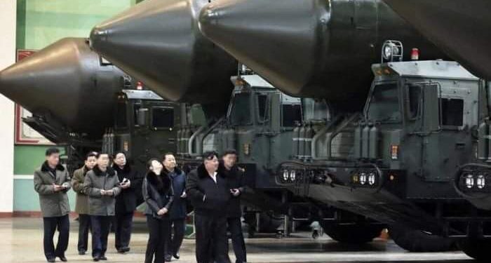 كوريا الشمالية تطلق 200 قذيفة على حدود بحرية وسول تصدر أمراً بإخلاء جزيرتين