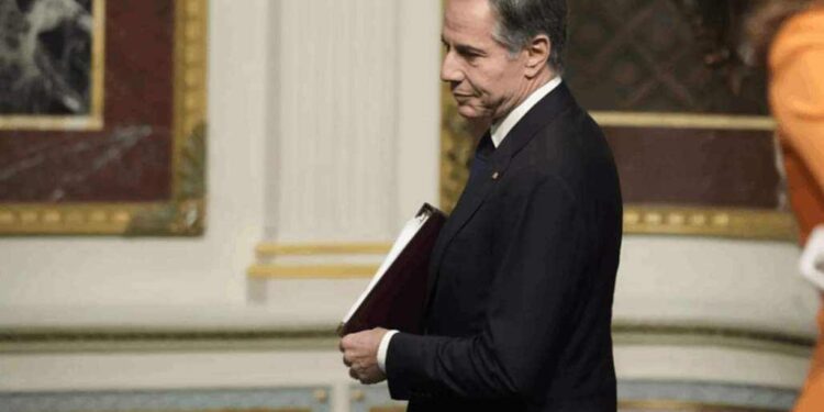 بلينكن يعود إلى الشرق الأوسط وسط مخاوف من تصعيد إقليمي.