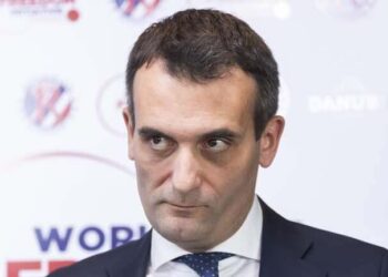 معارض فرنسي يدعو لحلّ “الناتو” من أجل تحقيق السلام في العالم