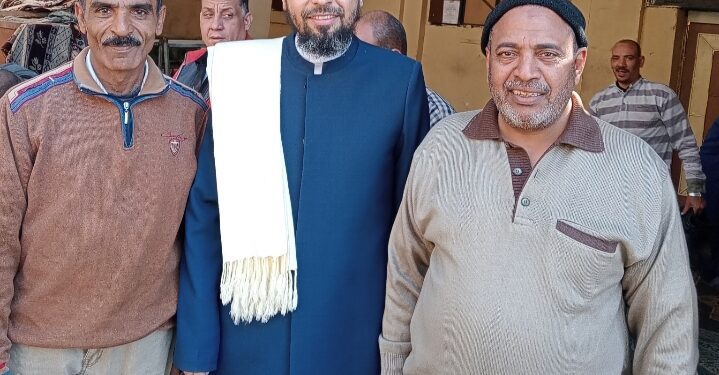 فضيلة الامام احمد عبدالباسط ابن الرزيقات بحري  خطيب ام طبيب.