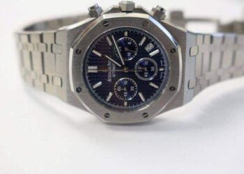 صدق ولا تستغرب .. ساعة بنصف مليون كرون تبحث عن مالكها بالسويد.