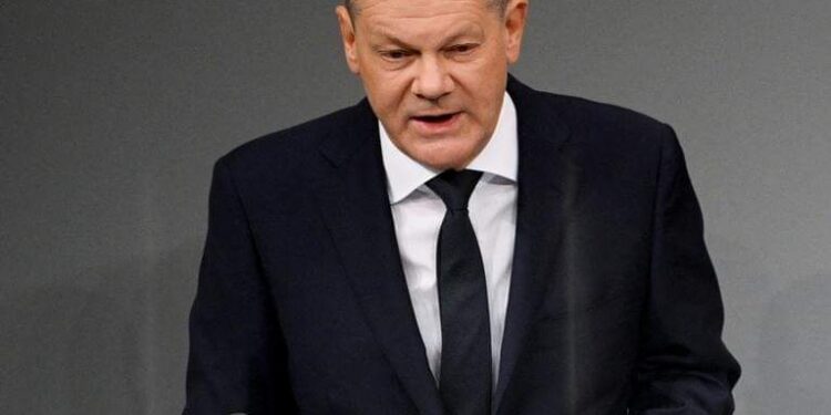 المستشار الألماني يدين خطة أحزاب تسعى لترحيل المهاجرين