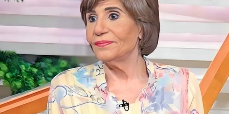 سميرة محسن تكشف سبب اعتزالها وصلة قرابتها مع كريم عبد العزيز