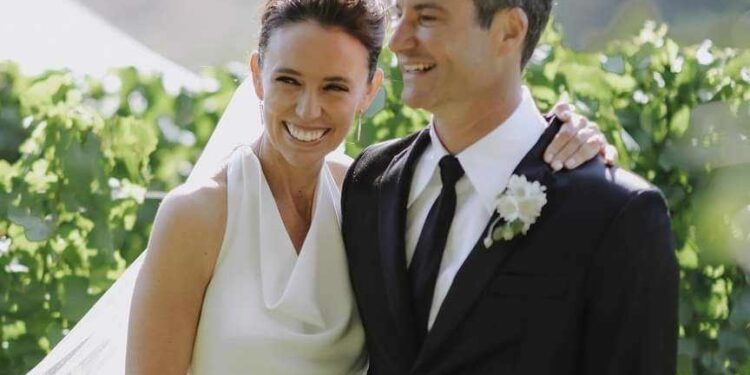 بعد سنوات من التأجيل وبعيدا عن الأضواء رئيسة وزراء نيوزيلندا السابقة