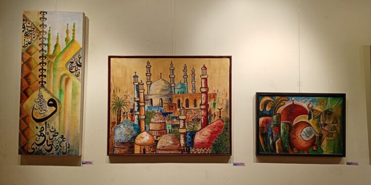 افتتاح معرض “مصر مهد الأديان” بمشاركة 29 فنانا