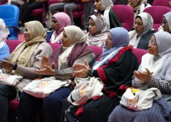 كيفية اتخاذ القرار الصحيح للكوادر النسائية بالوادي الجديد