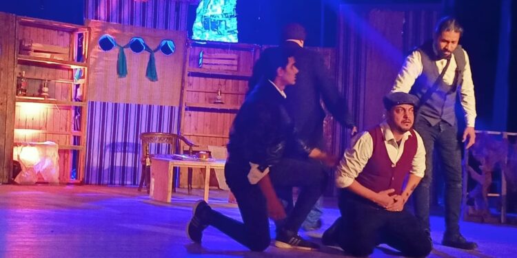 “زيت الحيتان” و”سيزيف والموت” في ليالي نوادي المسرح بالجيزة