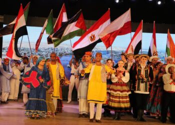 عروض فلكلورية في افتتاح مهرجان أسوان الدولي للثقافة والفنون