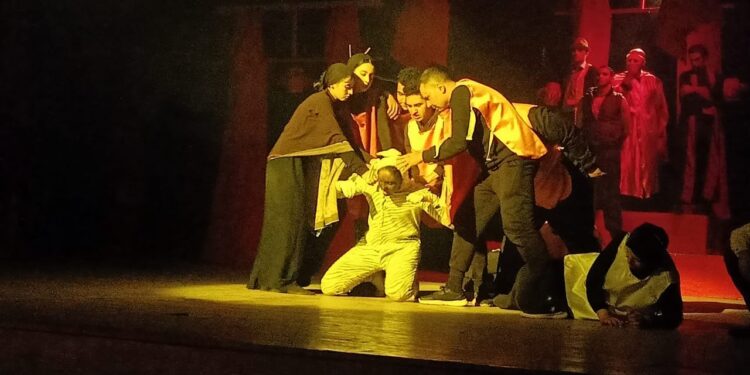 “فخ النفس” و”الحمار الصيني الحكيم” على مسرح الجيزة