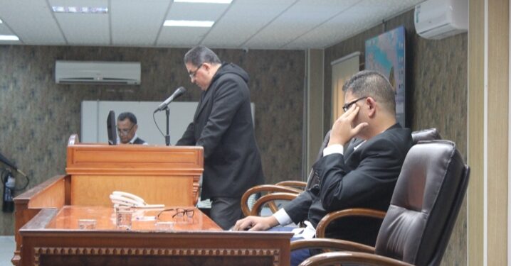 حفل توقيع كتاب ” عشب الكلام ” للكاتب طارق الشرع