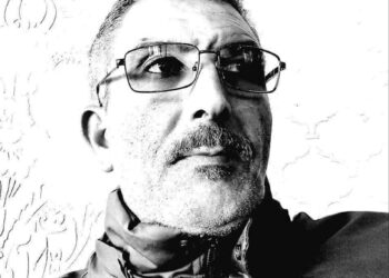 ما أنا بشاعر …