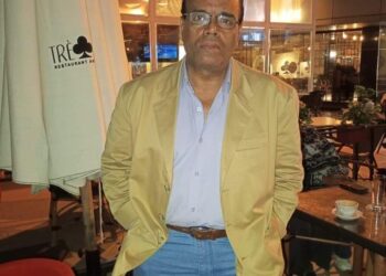 أنت تسكنى قصيدتى …