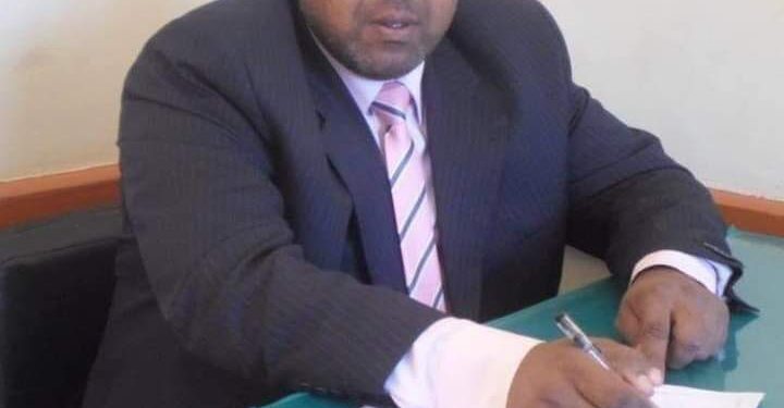 مكى يتلقى آلاف التهانى ولازال يغوص فى ظلم بلا حدود .