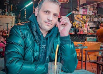 استيقظ وحيدا …