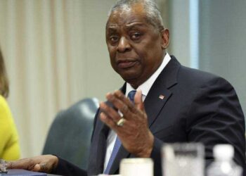 وزير الدفاع الأمريكي عن ضربات سوريا والعراق