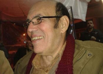 بي رغبة في قطع شريان وردة ،