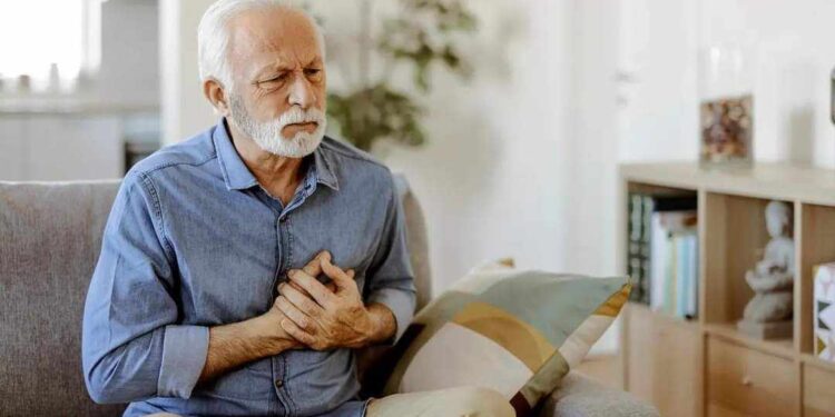 دراسة تحذر من مواد دقيقة بحجم الفيروس في جسم الإنسان تسبب نوبات قلبية وسكتات دماغية