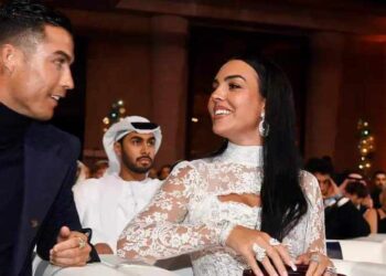 رونالدو “يعيد الشحن” مع جورجينا في شواطئ السعودية