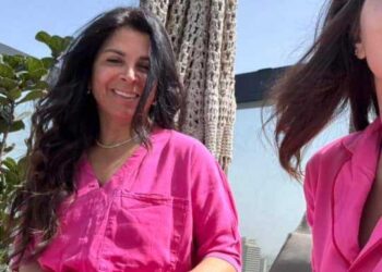 أنا أقرّ و تشهد عيناي وأرجلي …