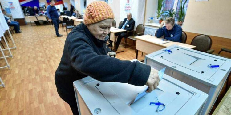 واشنطن تنفي محاولة التدخل بالانتخابات الروسية