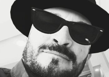 ناس بتمثل …